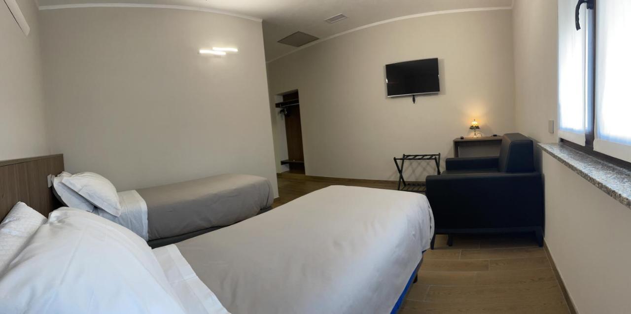 Villoresi Rooms Castano Primo ภายนอก รูปภาพ